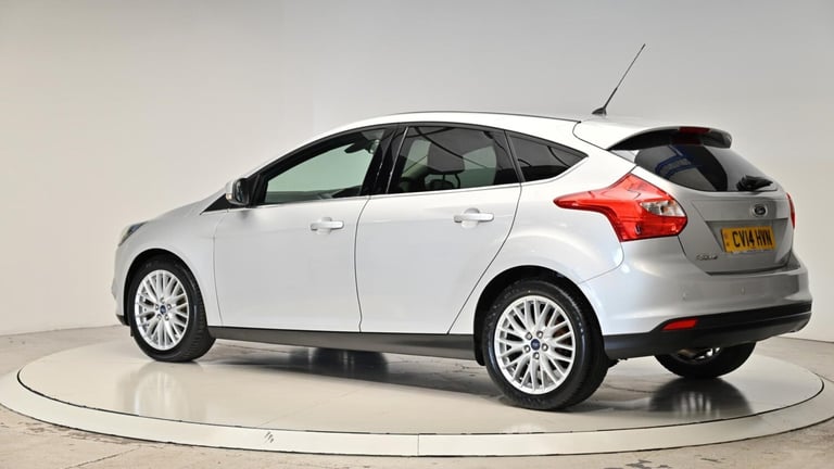 2014 Ford Focus 1.6 TDCi Zetec Euro 5 (s/s) 5dr HATCHBACK Diesel Manual