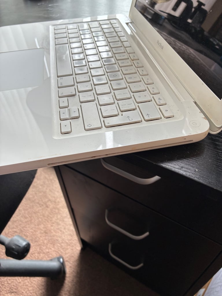 iMac 2013 and Apple laptop 2010 for spares  