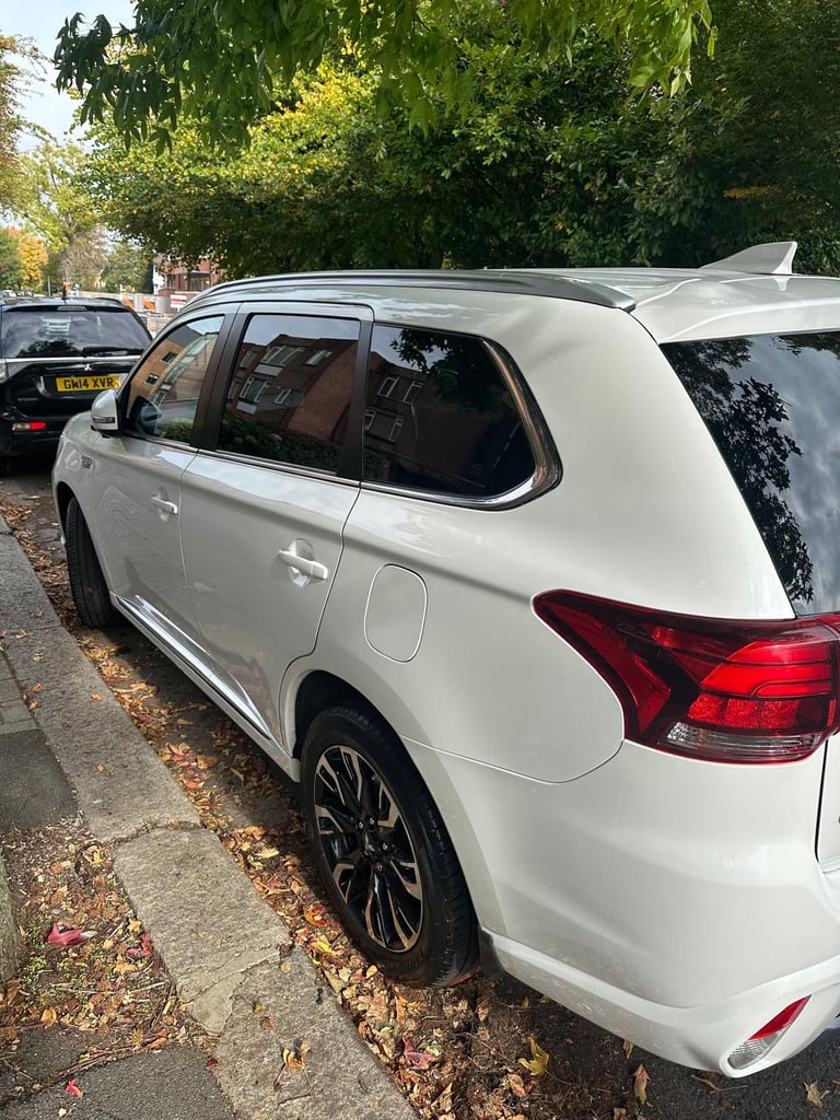MITSUBISHI OUTLANDER 2015