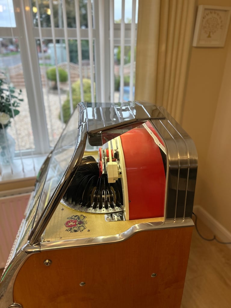 Wurlitzer 1800 jukebox 1955