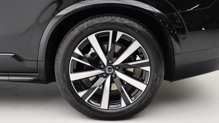  Volvo XC90 B5 (P) AWD Plus Dark (Sunroof, Harman Kardon, 360 Camera) Petrol/Electric Hybrid Auto...