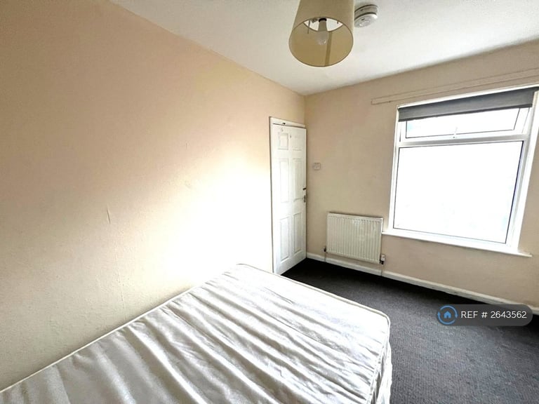 4 bedroom house in Newington Road, Northampton, NN2 (4 bed) (#2643562)