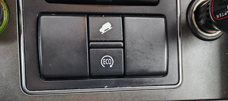 2015 LHD DISCOVERY 4, 3.0 TDV6 HSE, 7 SEATER. LEFT HAND DRIVE.