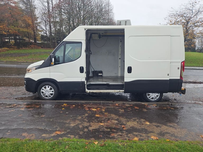 2019 iveco daily 35-120 rwd mwb euro 6 ulez comp sim transit master crafter movano