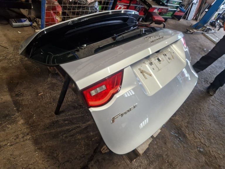 2016-2020 JAGUAR F PACE BOOTLID/TAILGATE IN SILVER