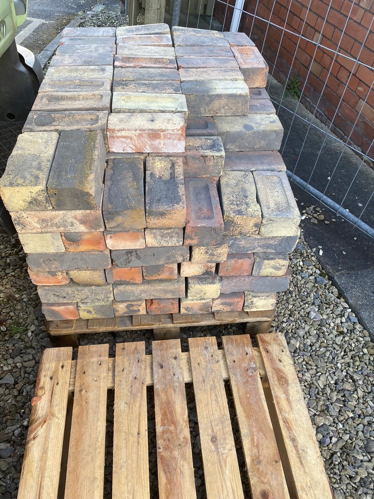 500 Victorian bricks