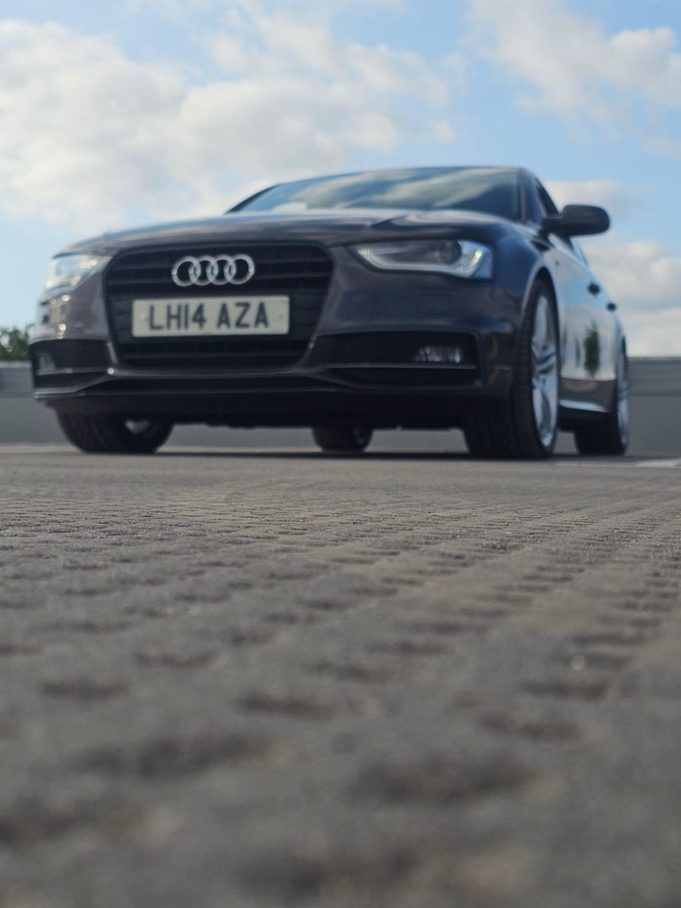 image for Audi, A4, Saloon, 2014, Semi-Auto, 1984 (cc), 4 doors