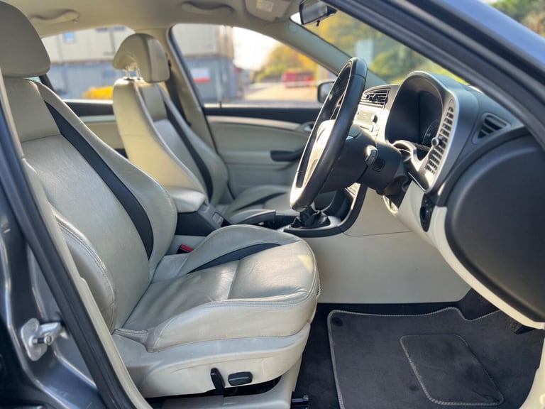 Saab 9-3 2.0T Vector 4dr Petrol Manual - Image 17