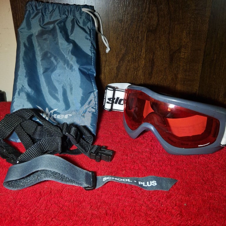 Slokker School Plus Ski Snowboard Goggles – Red Lens – With Bag & Strap