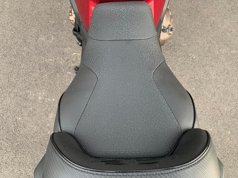 Honda CB 650 R - 1 OWNER - 2 YEAR WARRANTY