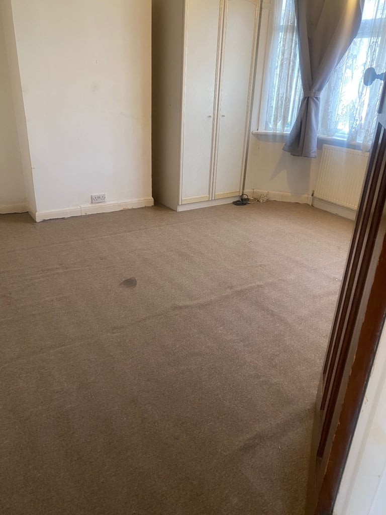 Spacious 3 bed house excellent location 
