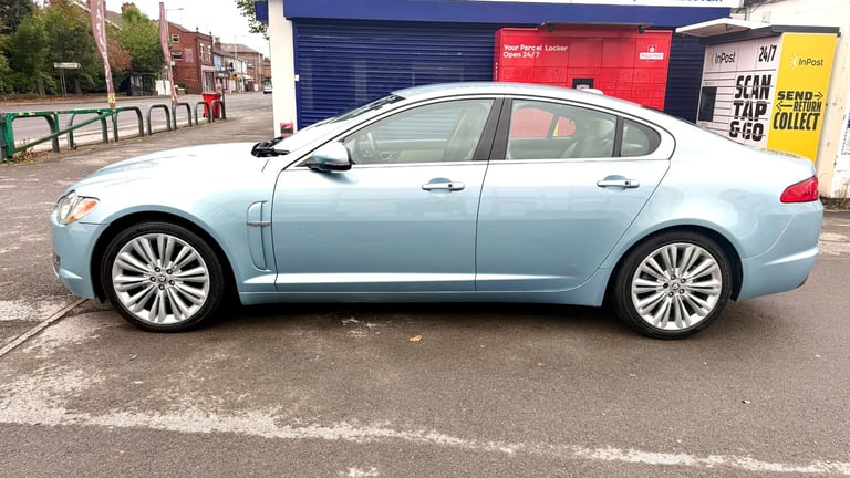 2011 Jaguar XF 3.0d V6 Premium Luxury 4dr Auto SALOON Diesel Automatic