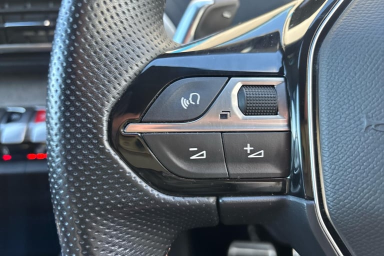  Peugeot 3008 SUV Hybrid 1.6 13.2kwh Gt Premium Suv 5dr Petrol Plug In Hybrid E