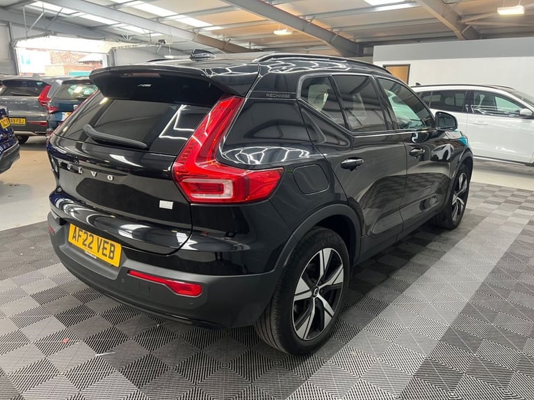 2022 Volvo XC40 1.5h T5 Twin Engine Recharge 10.7kWh R-Design SUV 5dr Petrol Plug-in Hybrid ESTAT...