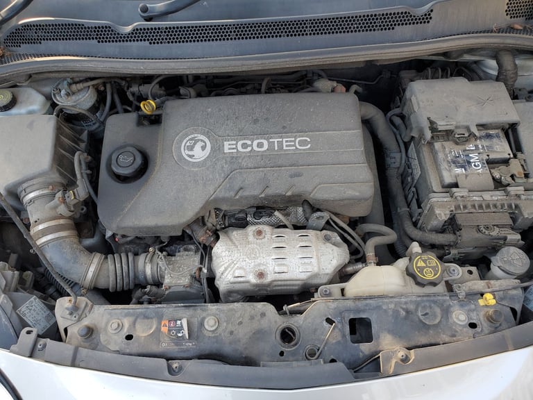 BREAKING : VAUXHALL CORSA E (2015-19)	1.3d	colour:	Z176 , engine:	LKU / B13DTR