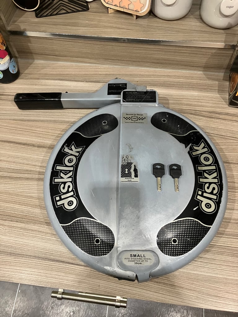 Disklok  Steering Wheel Lock - Small - with 2 x key