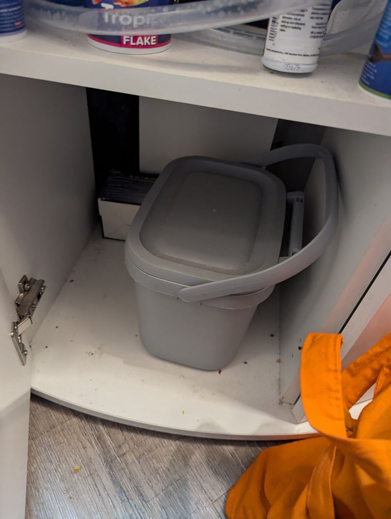 Juwel corner tank 