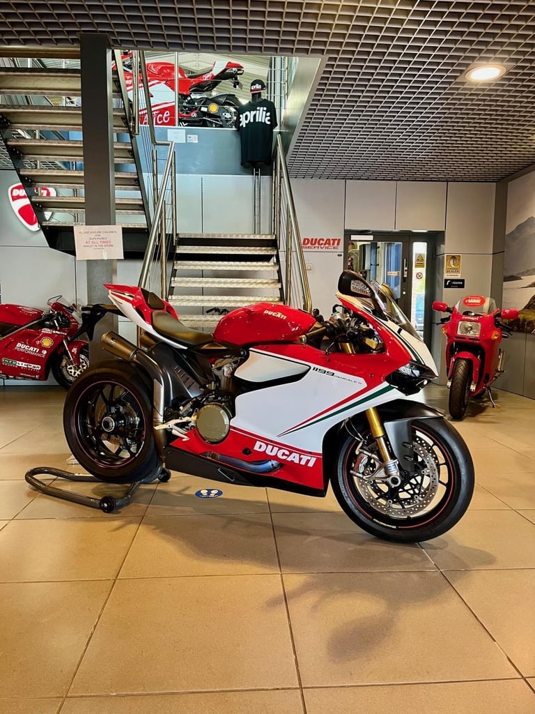 DUCATI PANIGALE 1199S TRICOLORE 2012 SPECIAL EDITION - 5K MILES - STUNNING