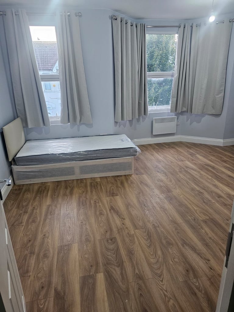 Stunning 6 BED HMO property in Ealing fully furnished and ready for occupation now 