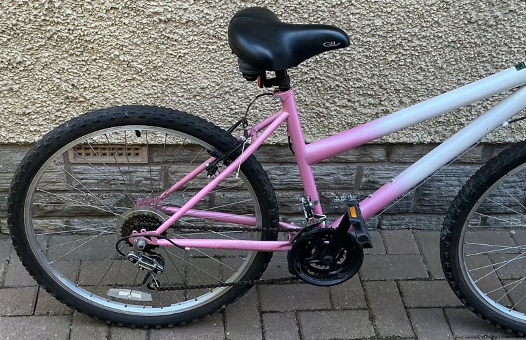 Bike/Bicycle.LADIES CHALLENGE “ PINK “ MEDIUM FRAME MOUNTAIN BIKE 