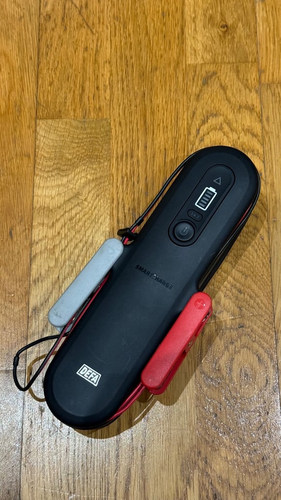 image for DEFA SMARTCHARGE 4 CAR BATTERY CHARGER 12V (4Ah - 120Ah) (230VAC) 