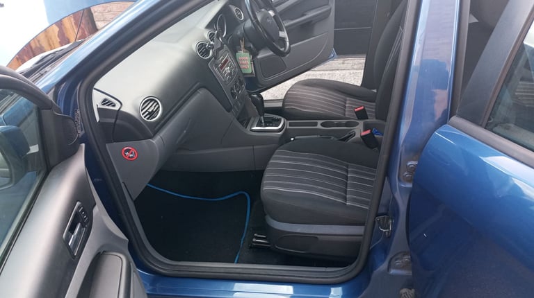 RELUCTANT SALES Well Maintained Automatic Blue Ford FOCUS Hatchback 2008,1596 (cc), 5 doors
