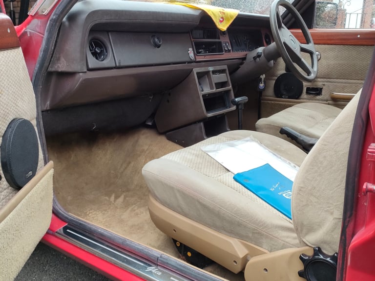 Ford, CORTINA GHIA AUTO, 1982, 1993 (cc)