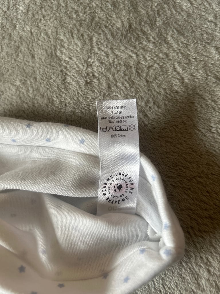 4 Baby Hats (Newborn & 1–3 Months) 