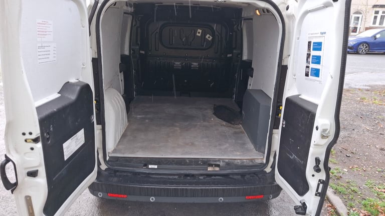 67 REG VAUXHALL COMBO 1.6 CDTI L2H1 LWB EURO 6