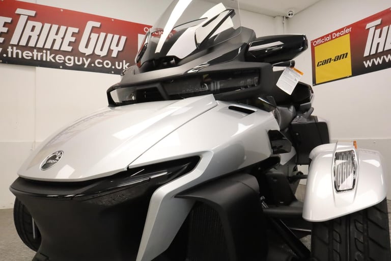 2025 Can-Am Spyder RT Limited Trike Hyper Silver Metallic - IN STOCK NOW 