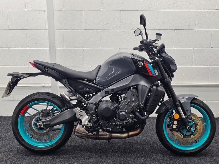image for YAMAHA MT-09 ** VERY LOW MILEAGE - QUICK SHIFTER - MAY 26 MOT **