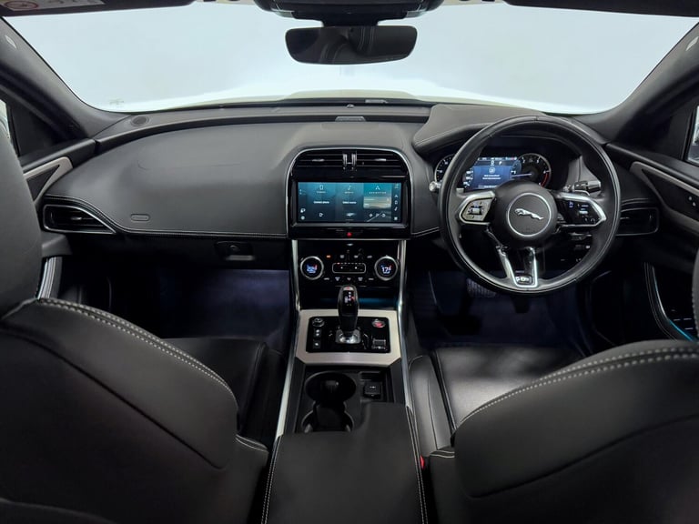 2022 Jaguar XE 2.0 D200 MHEV R-Dynamic SE Saloon 4dr Diesel Auto Euro 6 (s/s) (204 ps) SALOON Die...