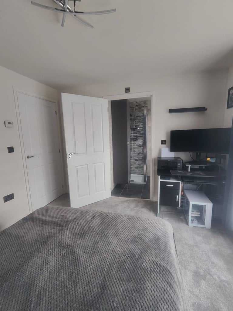 Semi detached 3 bedroom house with large garden in Sheffield-S5
