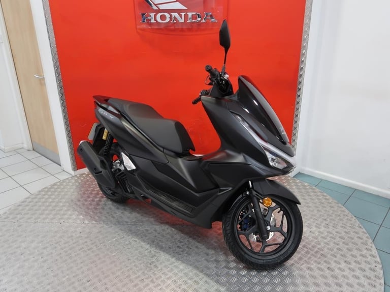 Brand new 2025 Honda PCX125 DX