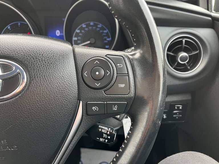 2017 Toyota Auris 1.6 D-4D Business Edition Euro 6 (s/s) 5dr (Safety Sense) HATCHBACK Diesel Manual