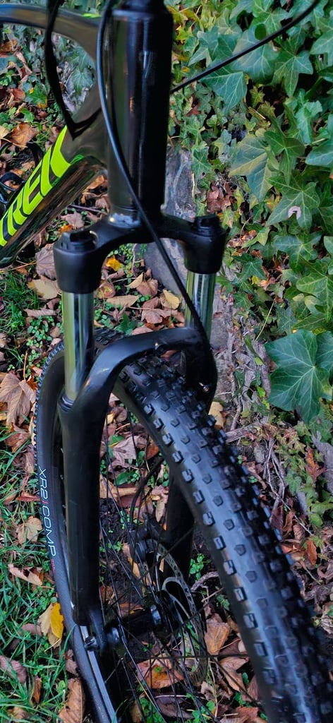 TREK MARLIN 5, 29ER HARDTAIL WITH HYDRAULIC BRAKES [USED TWICE SIZE LARGE £300