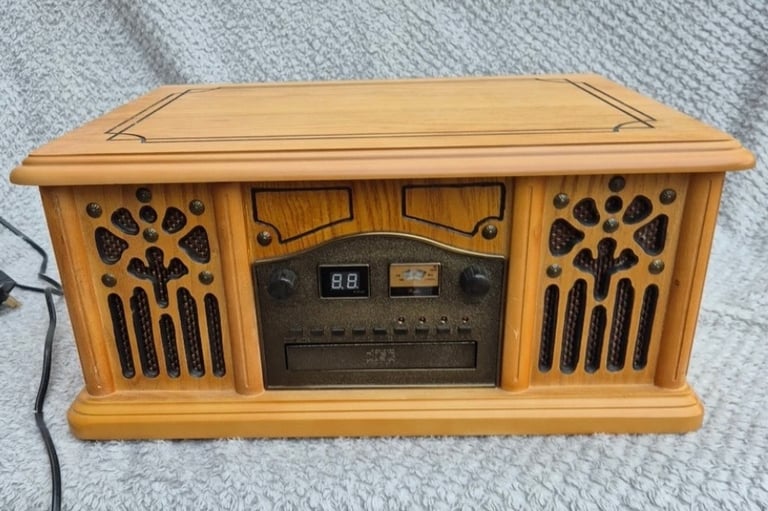 Prolectrix Retro/Vintage Turntable, AM/FM Radio with CD & Cassette Player