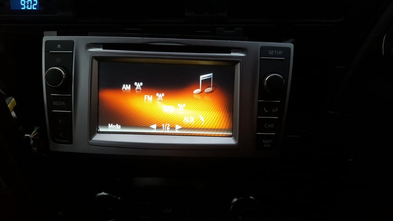 TOYOTA Auris/Yaris 2014-15 Radio/CD/GPS SYSTEM in full working order using buttons