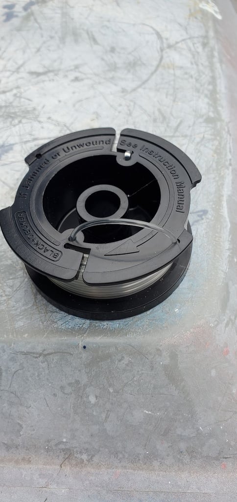 Black and Decker grass strimmer 