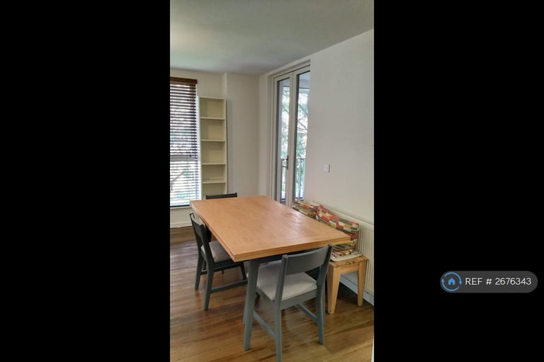 2 bedroom flat in Rosenburg Road, London, W3 (2 bed) (#2676343)