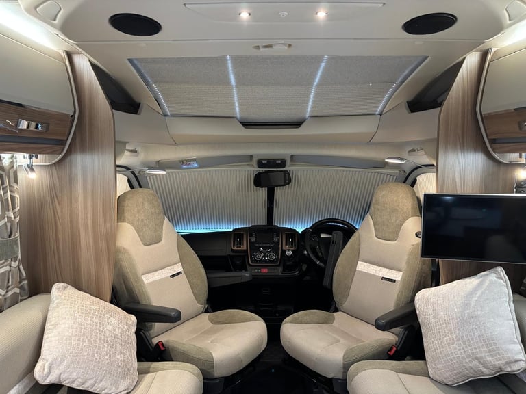 SWIFT BESSACARR HI-STYLE 599 MOTORHOME Alde, Auto Satellite, Tower Fridge, 