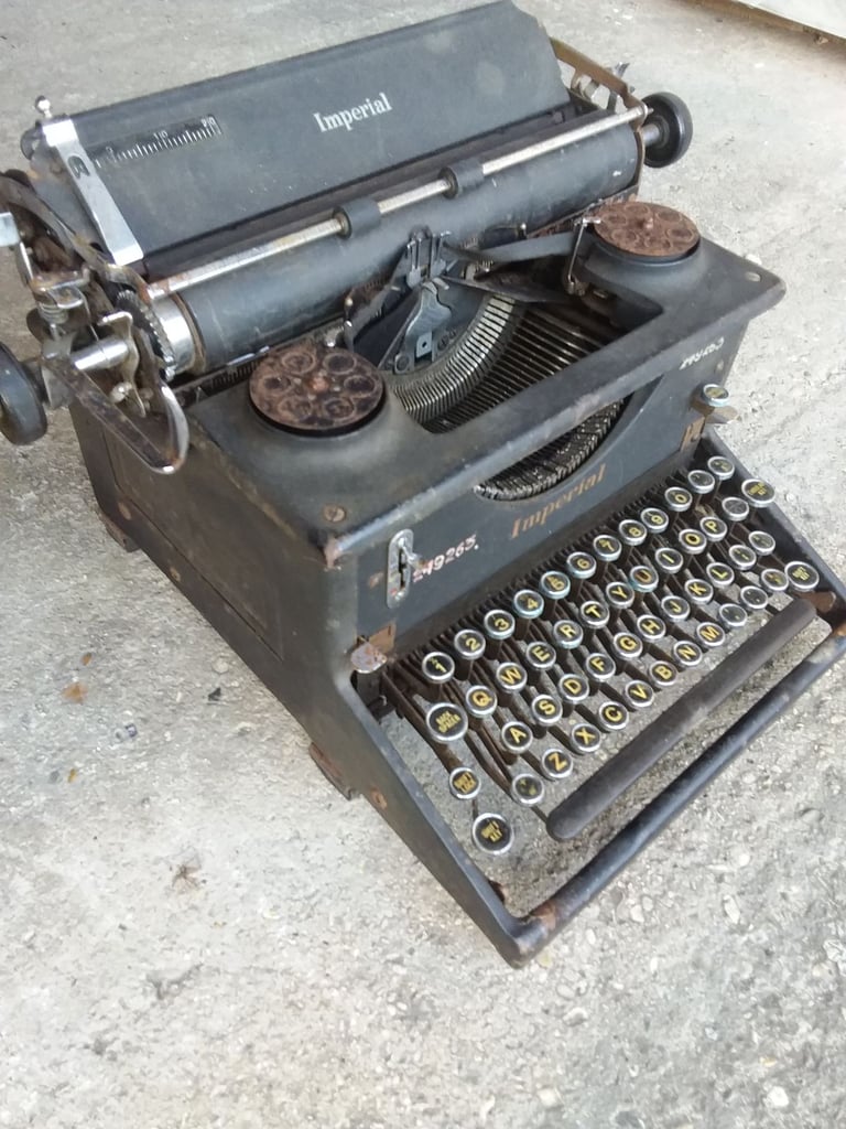 vintage antique imperial typewriter