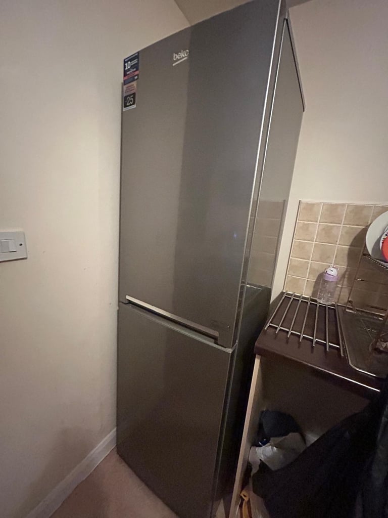Beko Pro Harvest fresh 50/50 fridge freezer 