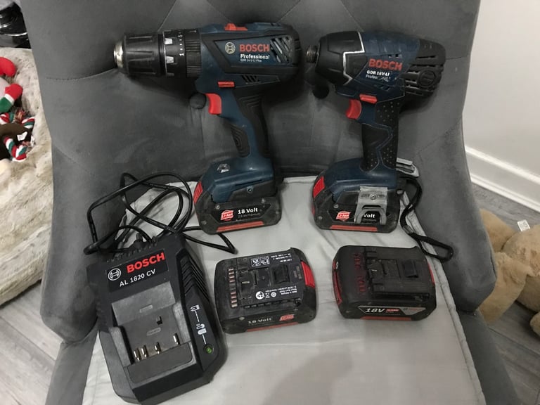 Bosch 18v Twin set Impact driver and hammer drill with 4 batteries and charger