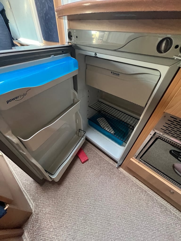 The burstner elegance 6.9 motorhome lovely condition  + £3000 of accessories 