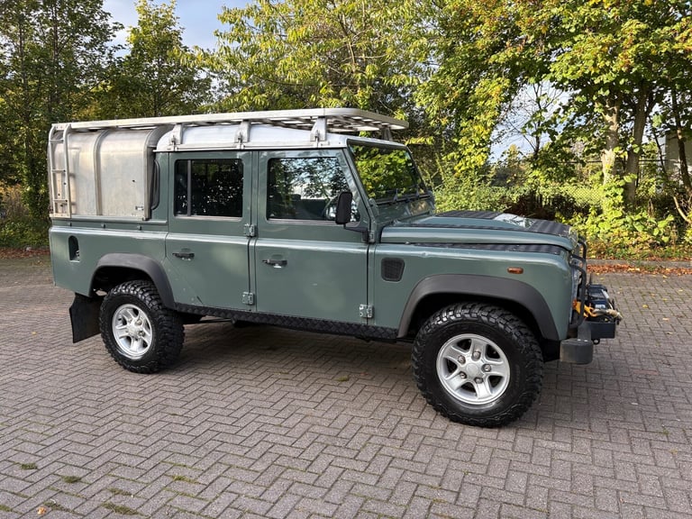 2012 Land Rover Defender 110 2.2tdci 6spd 5 Seat Double Cab Pick-Up with Canopy