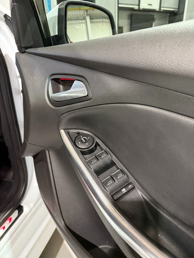 2013 Ford Focus 2.0T EcoBoost ST-3 Hatchback 5dr Petrol Manual Euro 5 s/s 250 ps Top Spec  Hatchb...