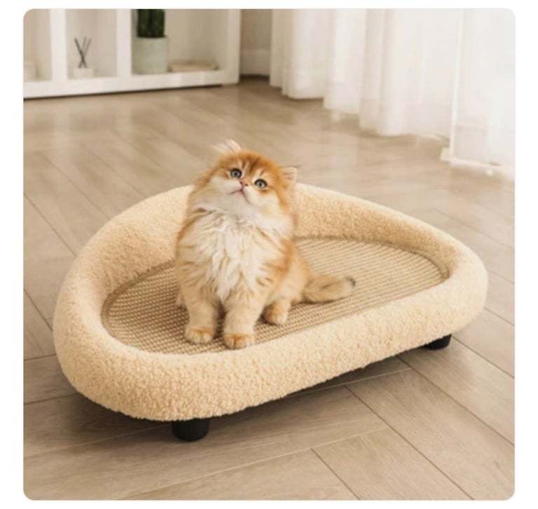 CAT SCRATCHER SOFA BED. New in box 