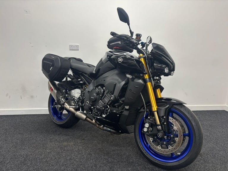 YAMAHA MT-10 SP ** LONG MOT - FULL  AKRAPOVIC EXHAUST - BAR RISERS ** 
