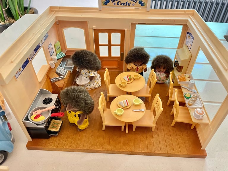 Sylvanian families vintage Blackcurrant cafe and fish and chip van immaculate 